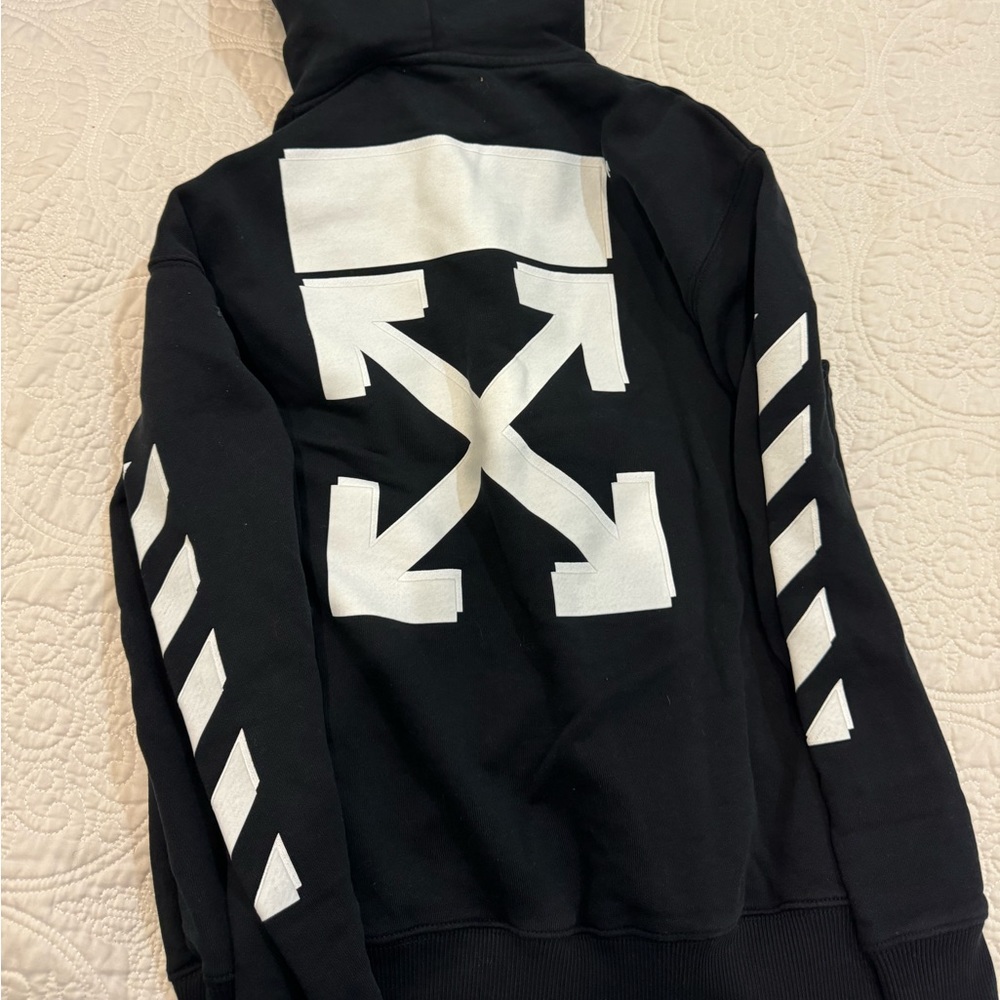 Off white cropped jacket.